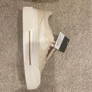 Brand new Nike Court Legacy Size 7